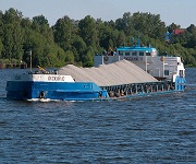 Поставка гранитного и высокопрочного щебня водным транспортом  в августе 2018 года