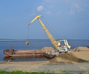 Поставка гранитного и высокопрочного щебня водным транспортом в мае 2019 года