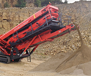 Новый двухдечный грохот QA441  с технологией Doublescreen от Sandvik Construction