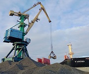 Мурманский морской торговый порт обработал первую партию инертных материалов по контрактам 2024 года