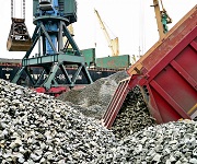 Мурманский морской торговый порт повторил рекорд погрузки щебня