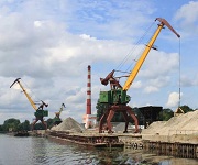 Поставка гранитного и высокопрочного щебня водным транспортом в июле  2018 года