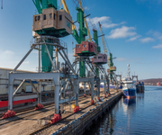 Грузооборот Мурманского морского порта в сентябре снизился на фоне переориентации экспортных потоков