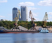 Поставка гранитного и высокопрочного щебня водным транспортом в июне 2023 года