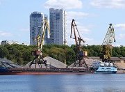 Поставка гранитного и высокопрочного щебня водным транспортом в июле 2024 года