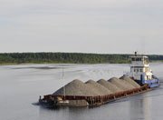 Перевозки строительных грузов водным транспортом: барьеры и пути их преодоления